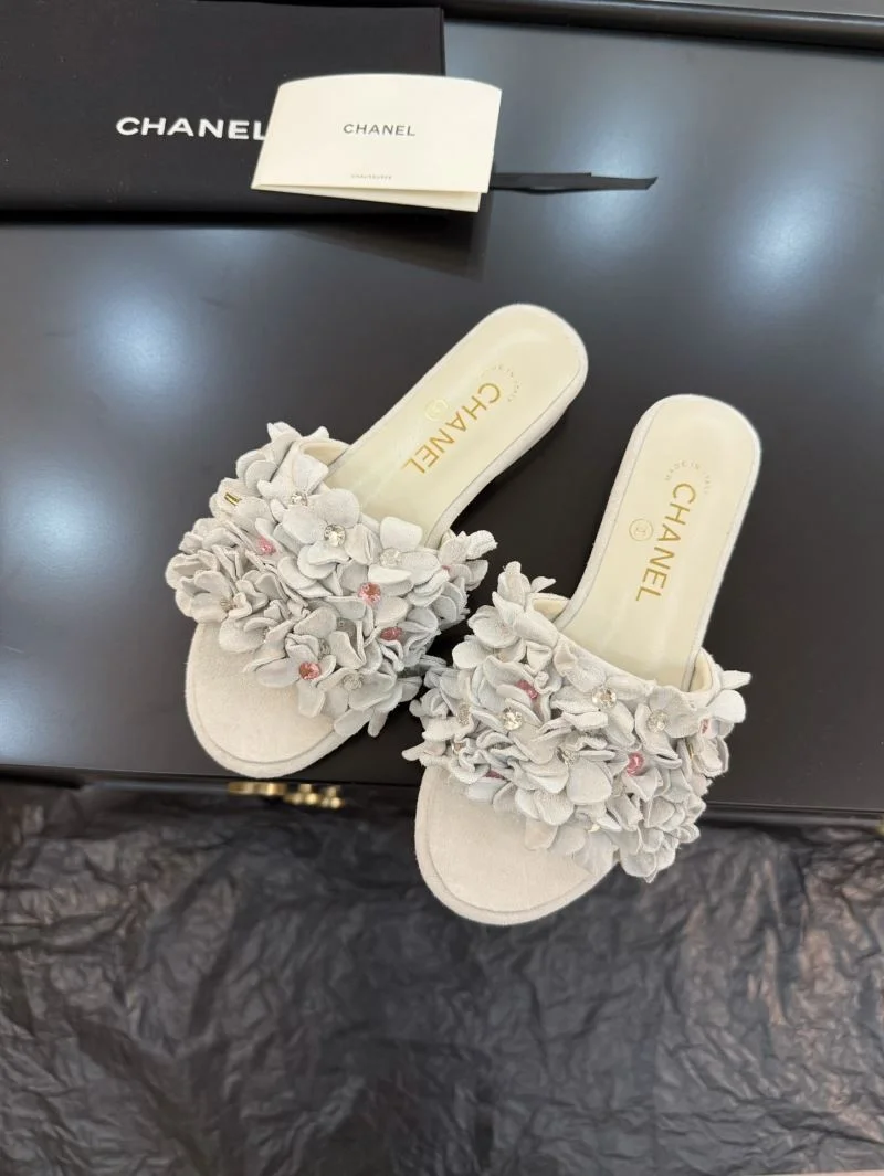 Chanel Slippers ComfortFit 18678