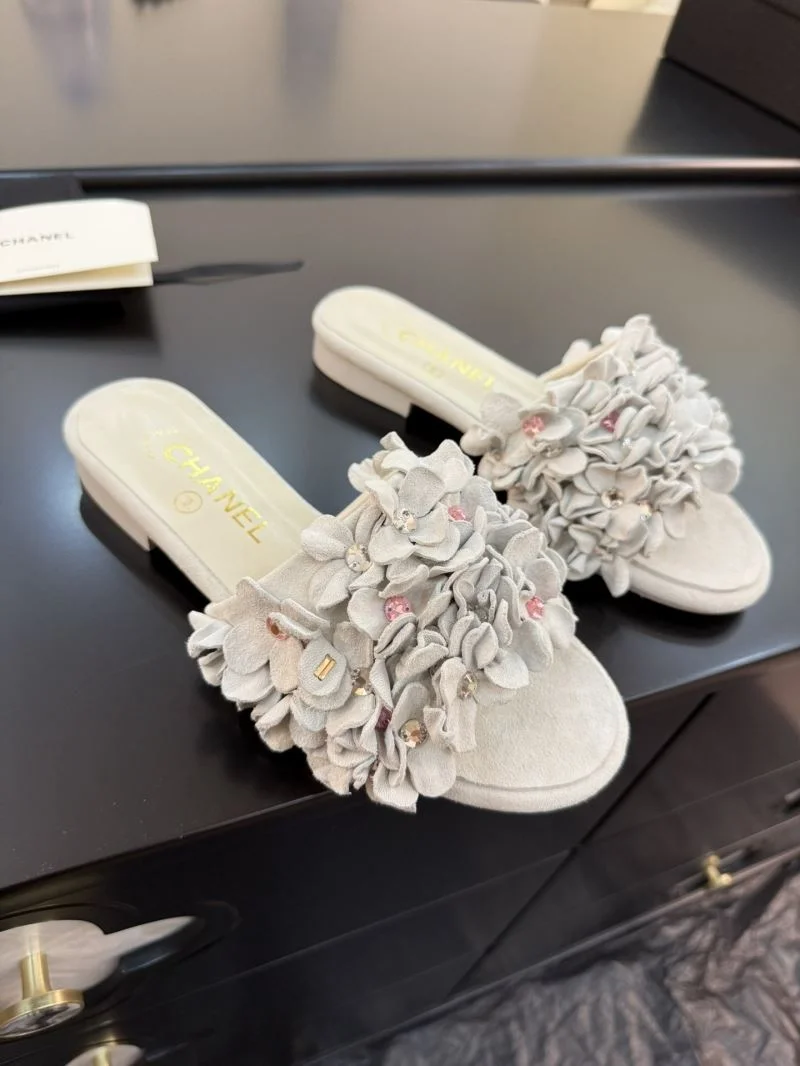 Chanel Slippers ComfortFit 18678