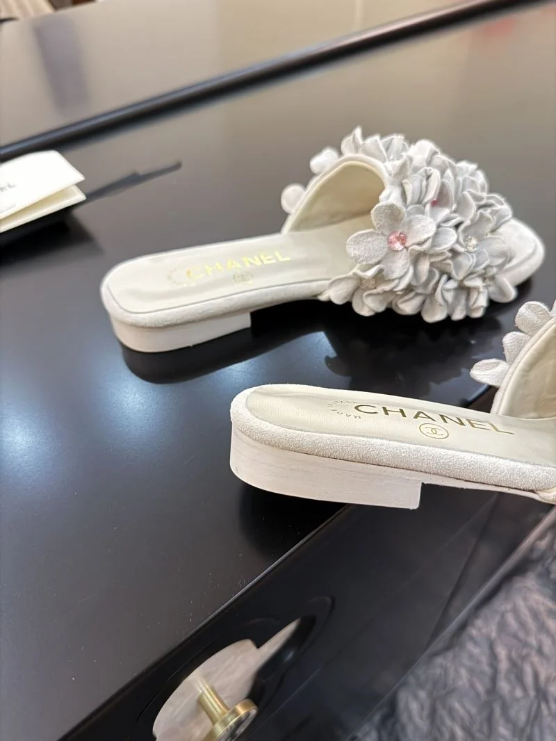 Chanel Slippers ComfortFit 18678
