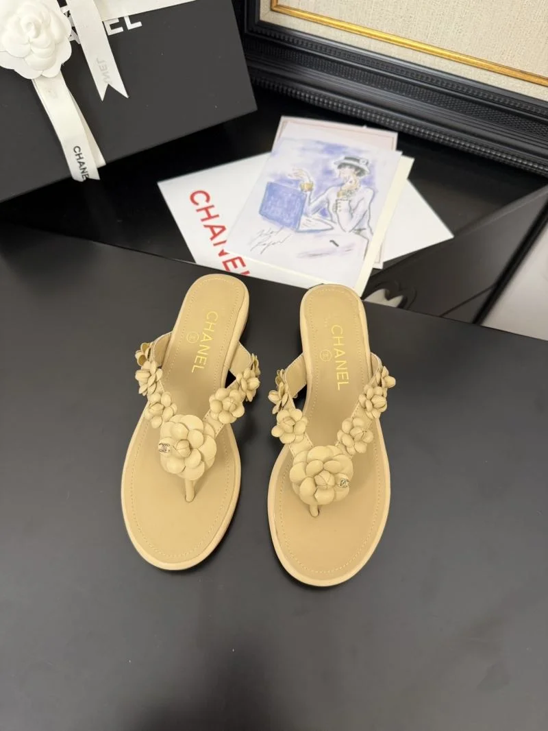 Neat Chanel Slippers 18701