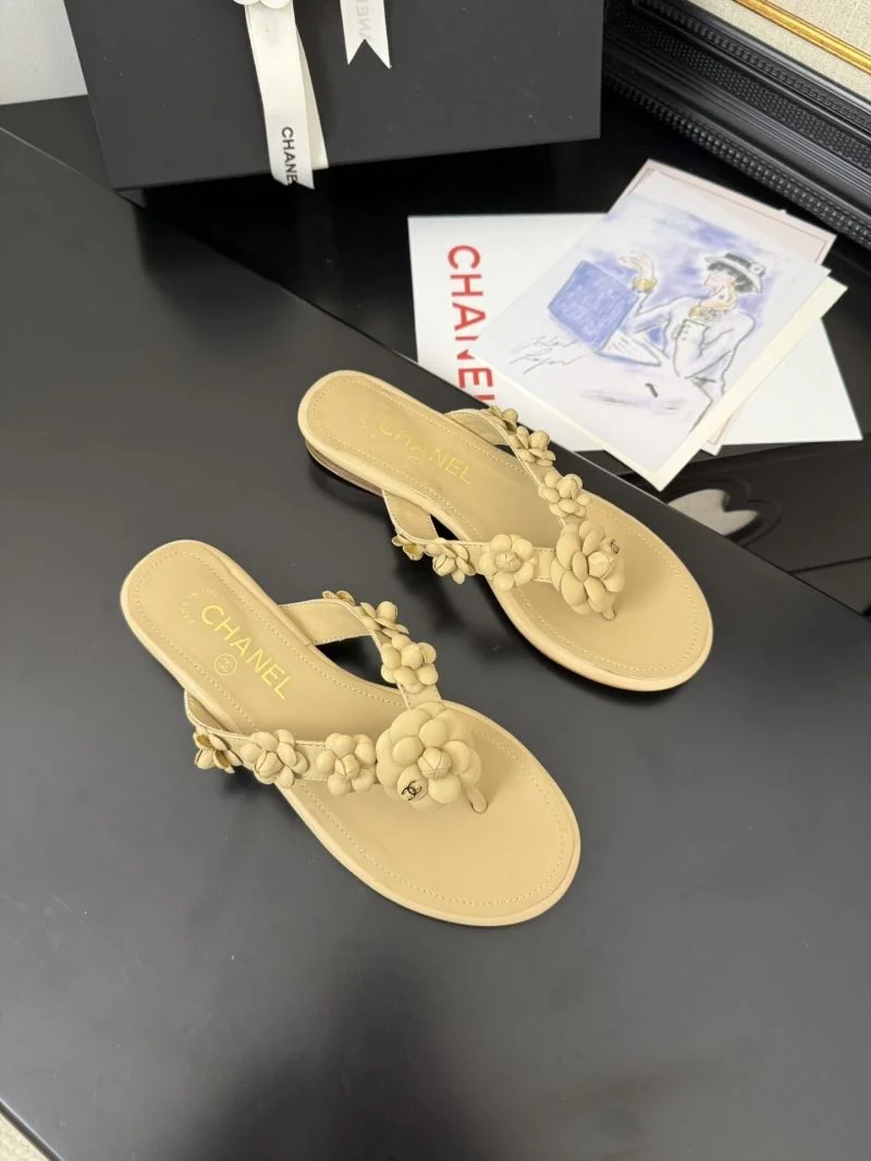 Neat Chanel Slippers 18701