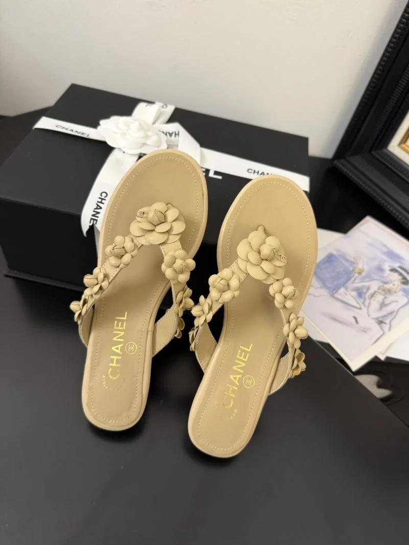 Neat Chanel Slippers 18701