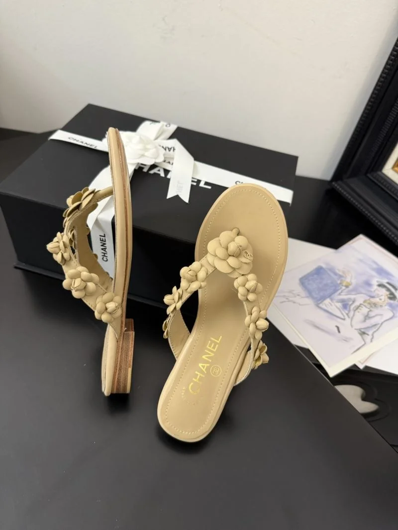 Neat Chanel Slippers 18701