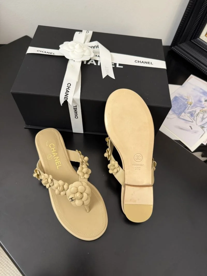 Neat Chanel Slippers 18701