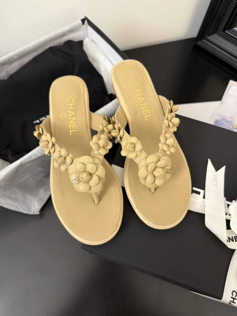 Neat Chanel Slippers 18701