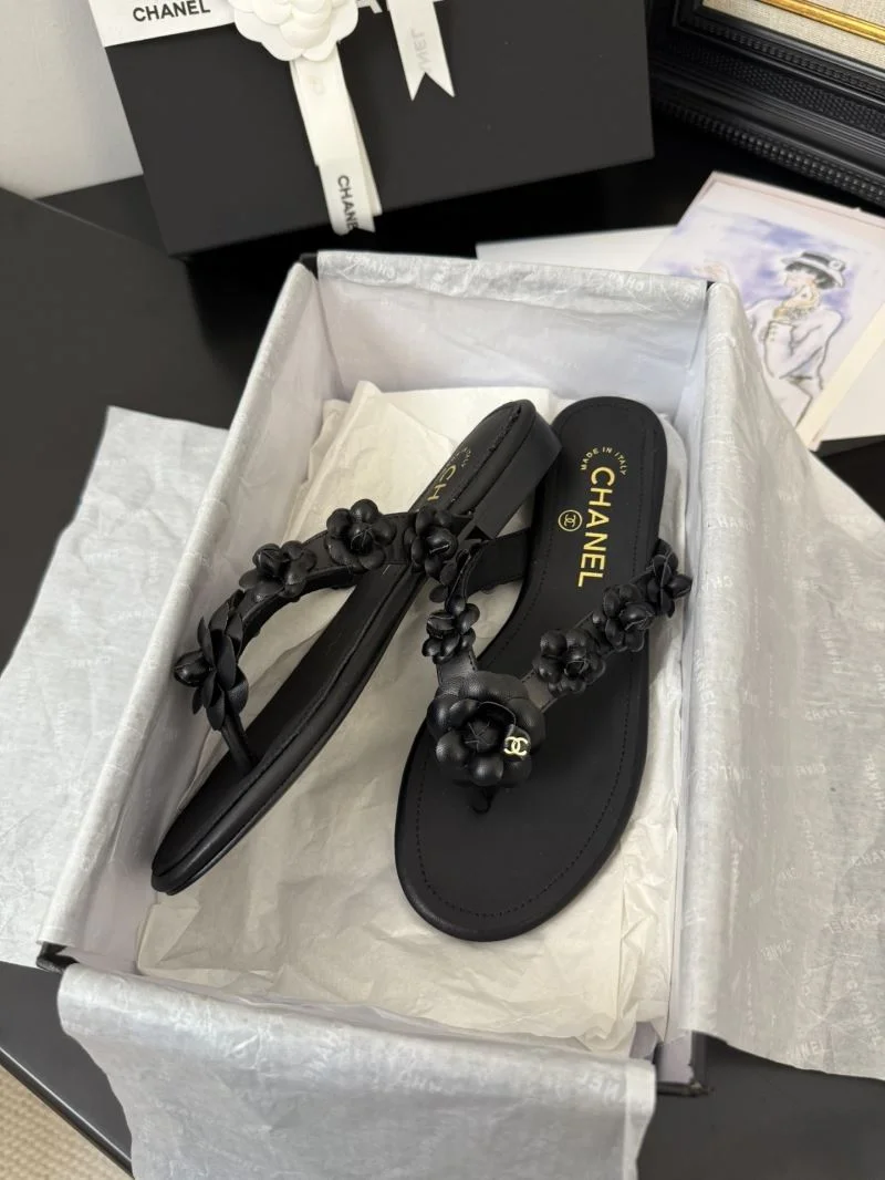 Effortless Chanel Slippers 18687