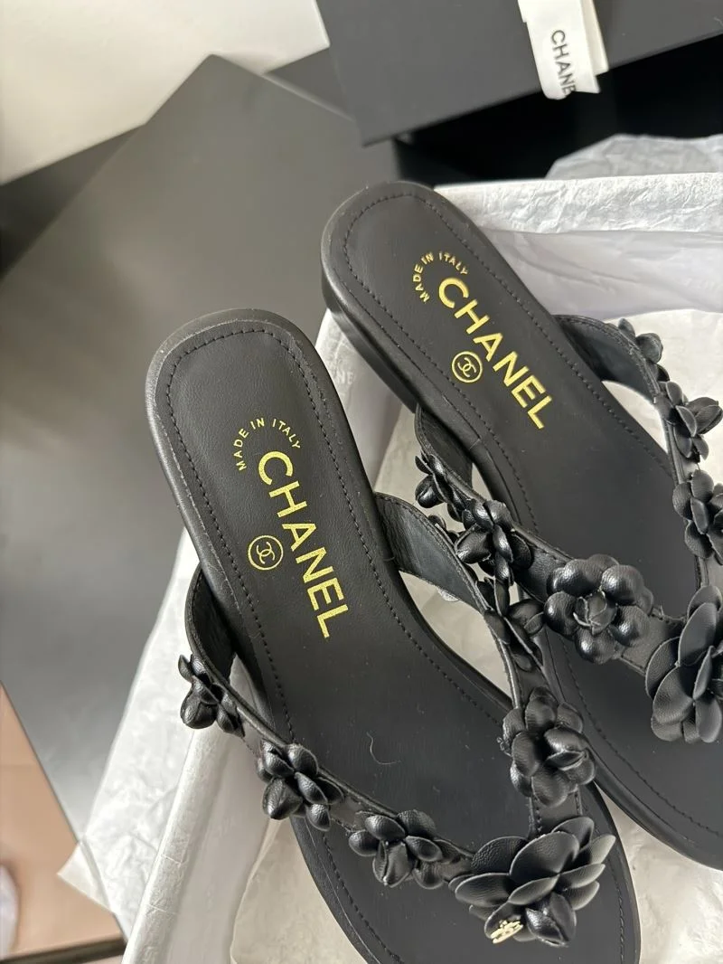 Effortless Chanel Slippers 18687