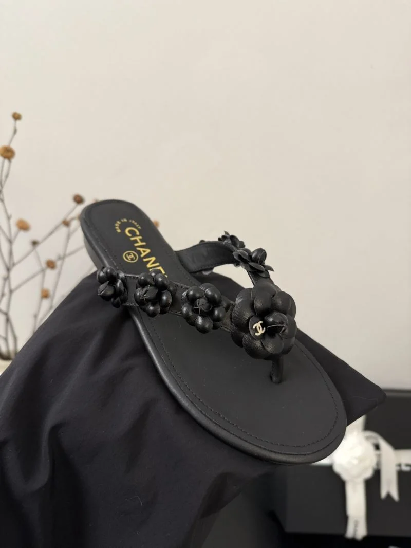 Effortless Chanel Slippers 18687