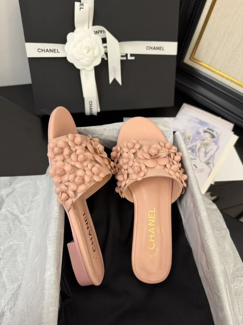 Timeless Chanel Slippers 18670