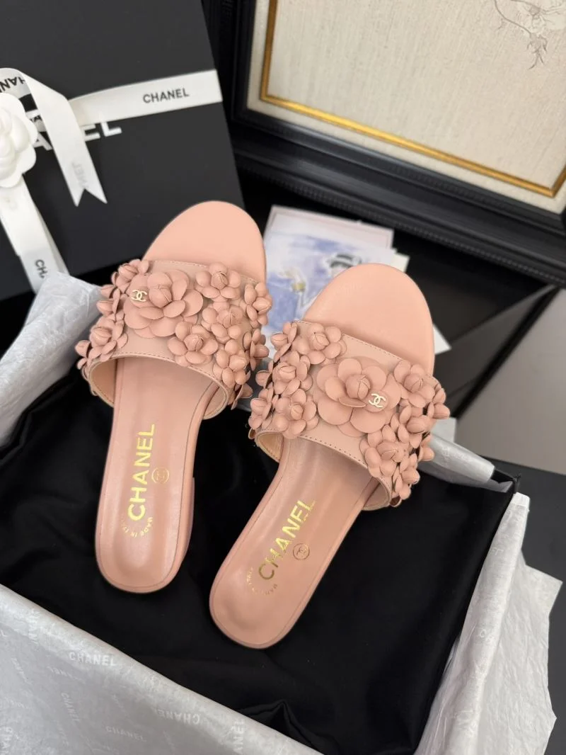 Timeless Chanel Slippers 18670