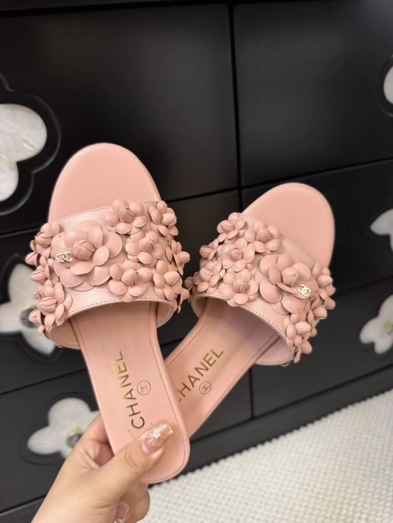 Timeless Chanel Slippers 18670