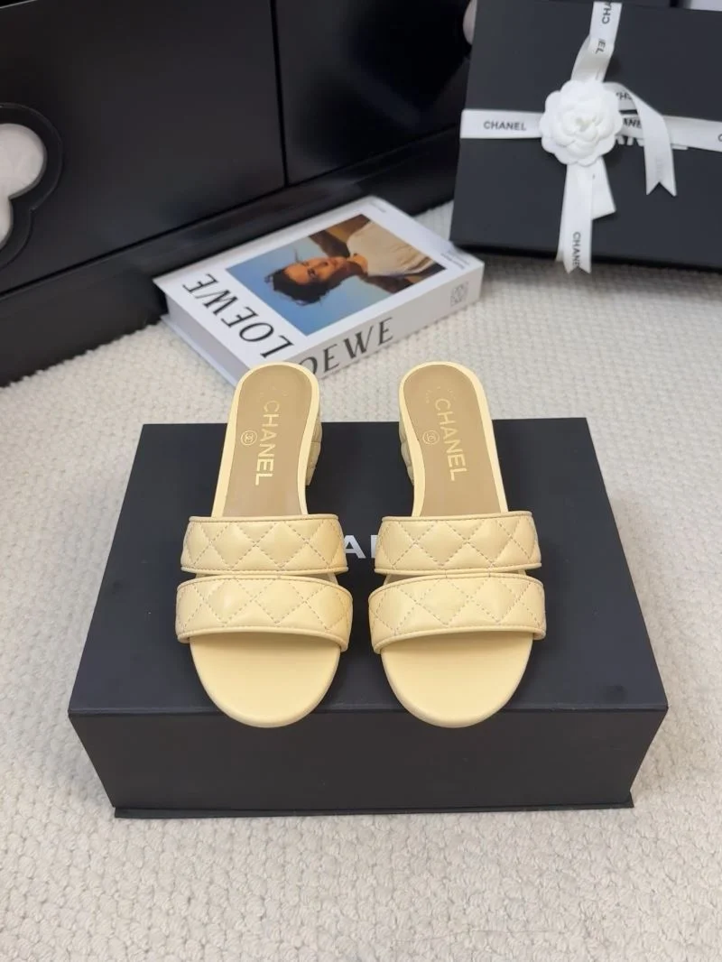 Casual Chanel Slippers 18663