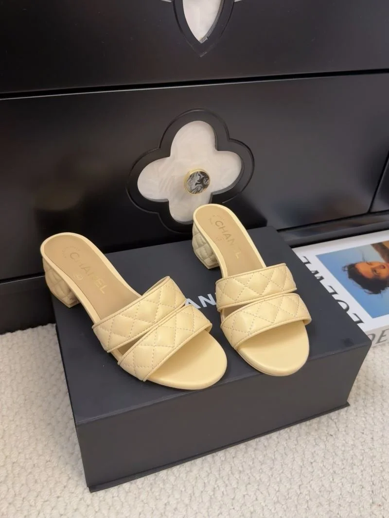 Casual Chanel Slippers 18663