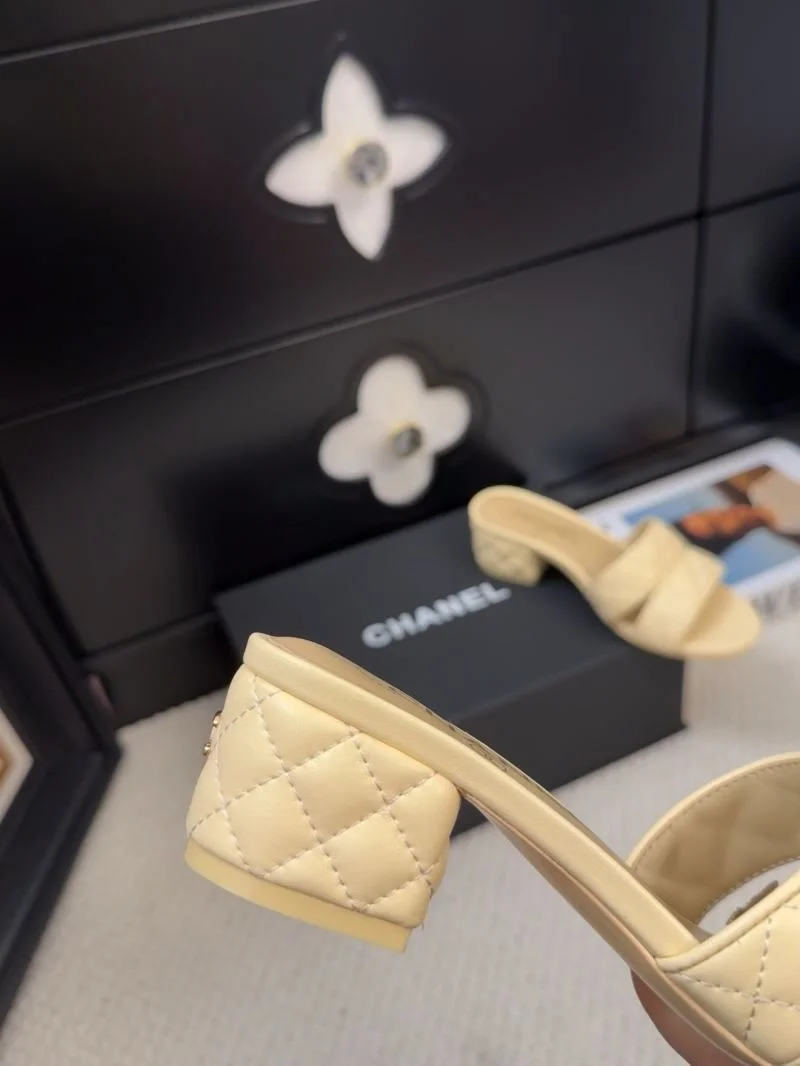 Casual Chanel Slippers 18663