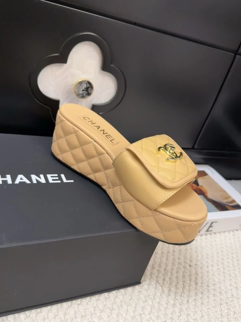 Chanel Slippers SunProtective 18650