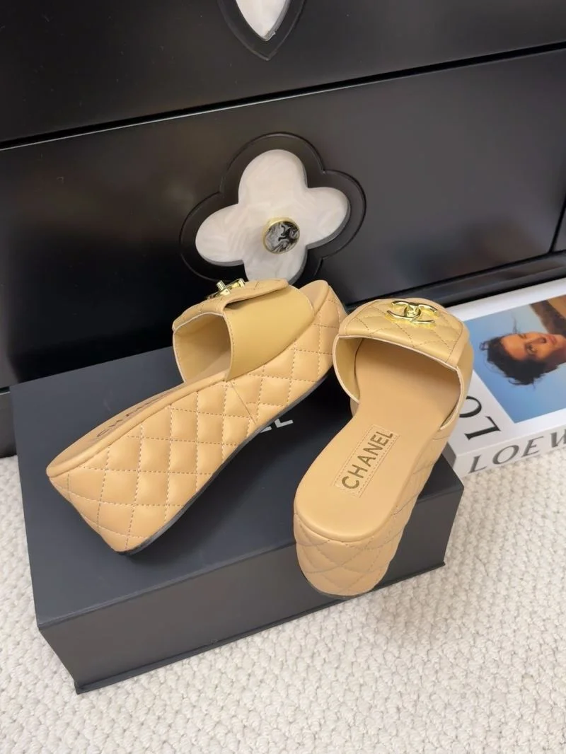 Chanel Slippers SunProtective 18650