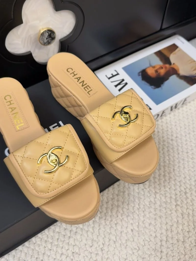 Chanel Slippers SunProtective 18650