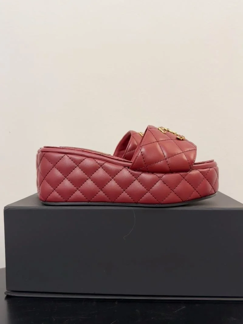 Chanel Slippers Effortless 18657