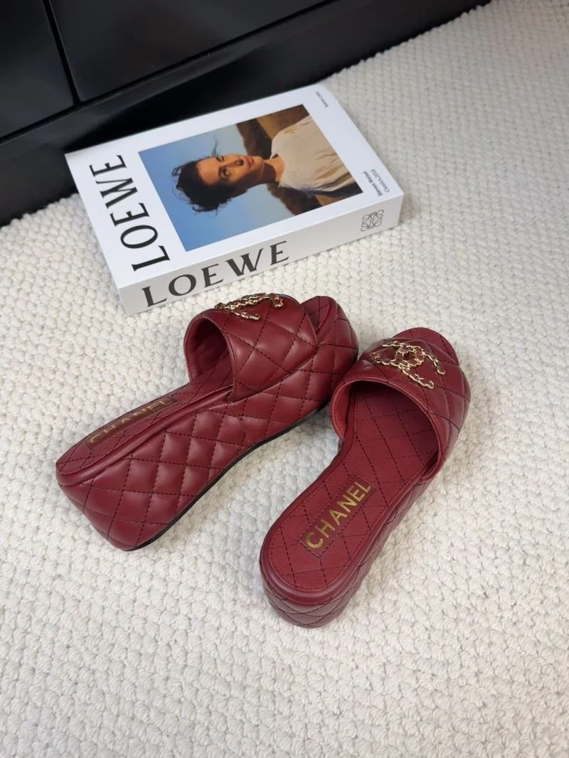 Chanel Slippers Effortless 18657