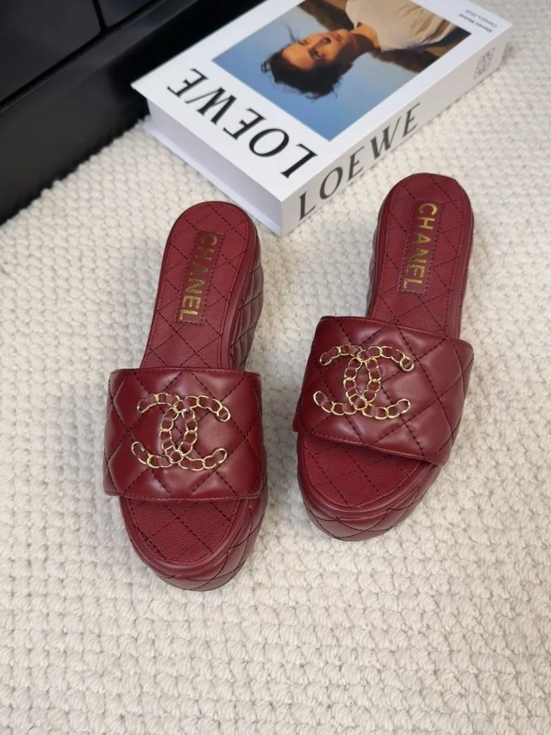 Chanel Slippers Effortless 18657