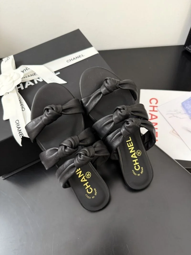 Sustainable Chanel Slippers 18656