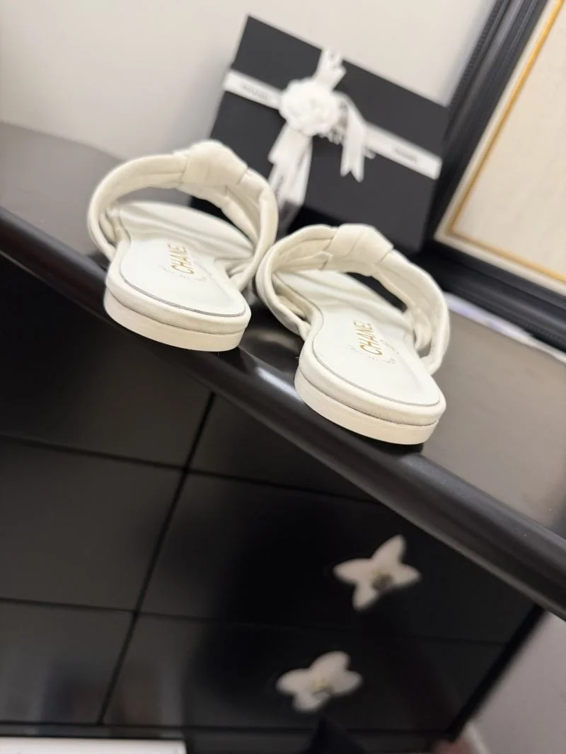 Chanel Slippers Neat 18651
