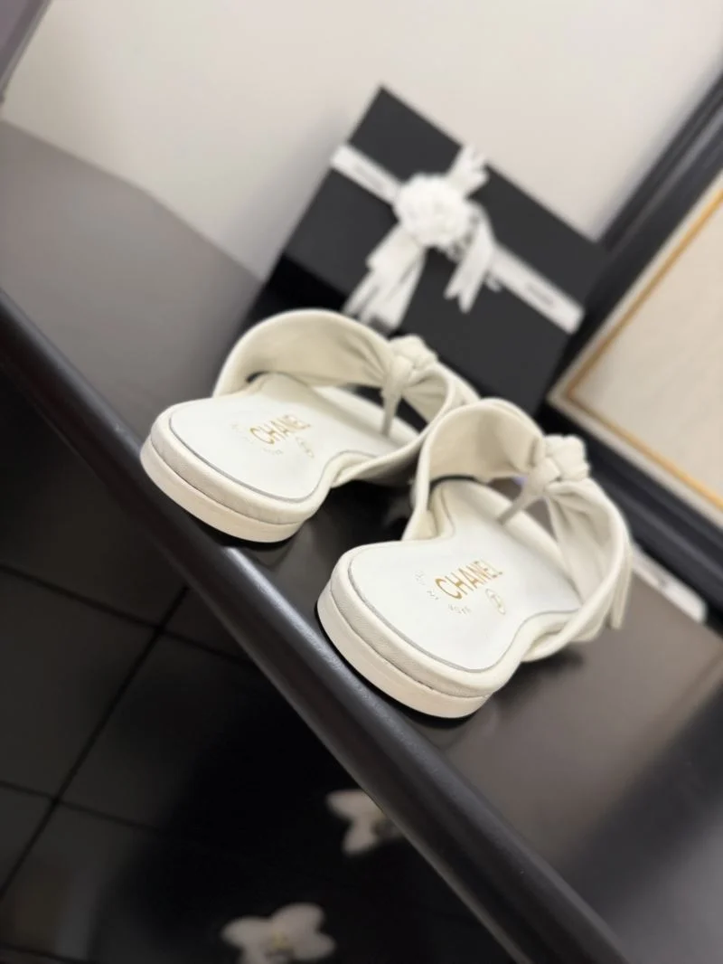 Unisex Chanel Slippers 18643