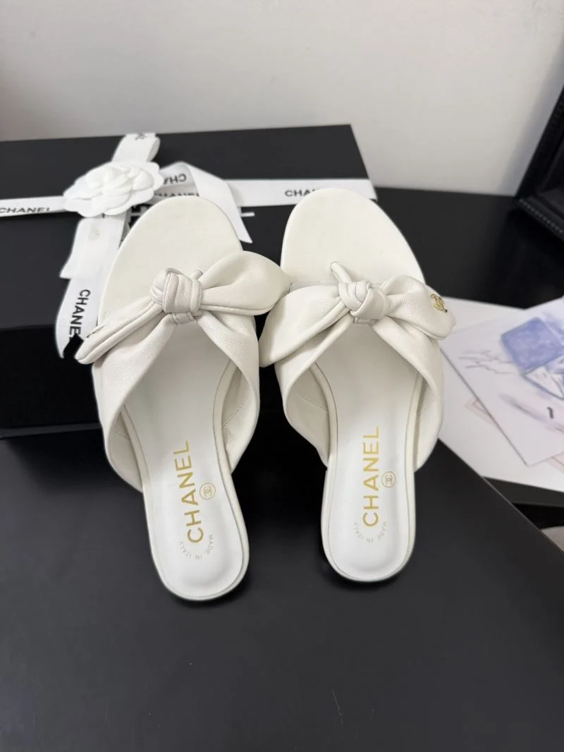 Unisex Chanel Slippers 18643