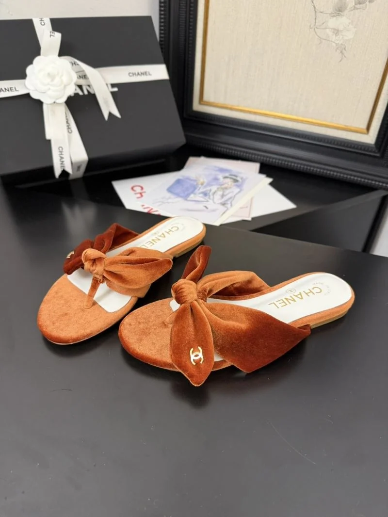 Minimalist Chanel Slippers 18654