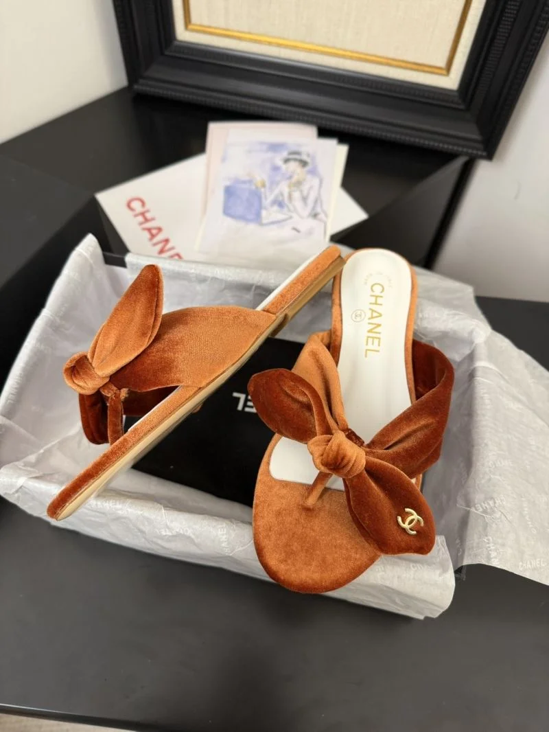 Minimalist Chanel Slippers 18654
