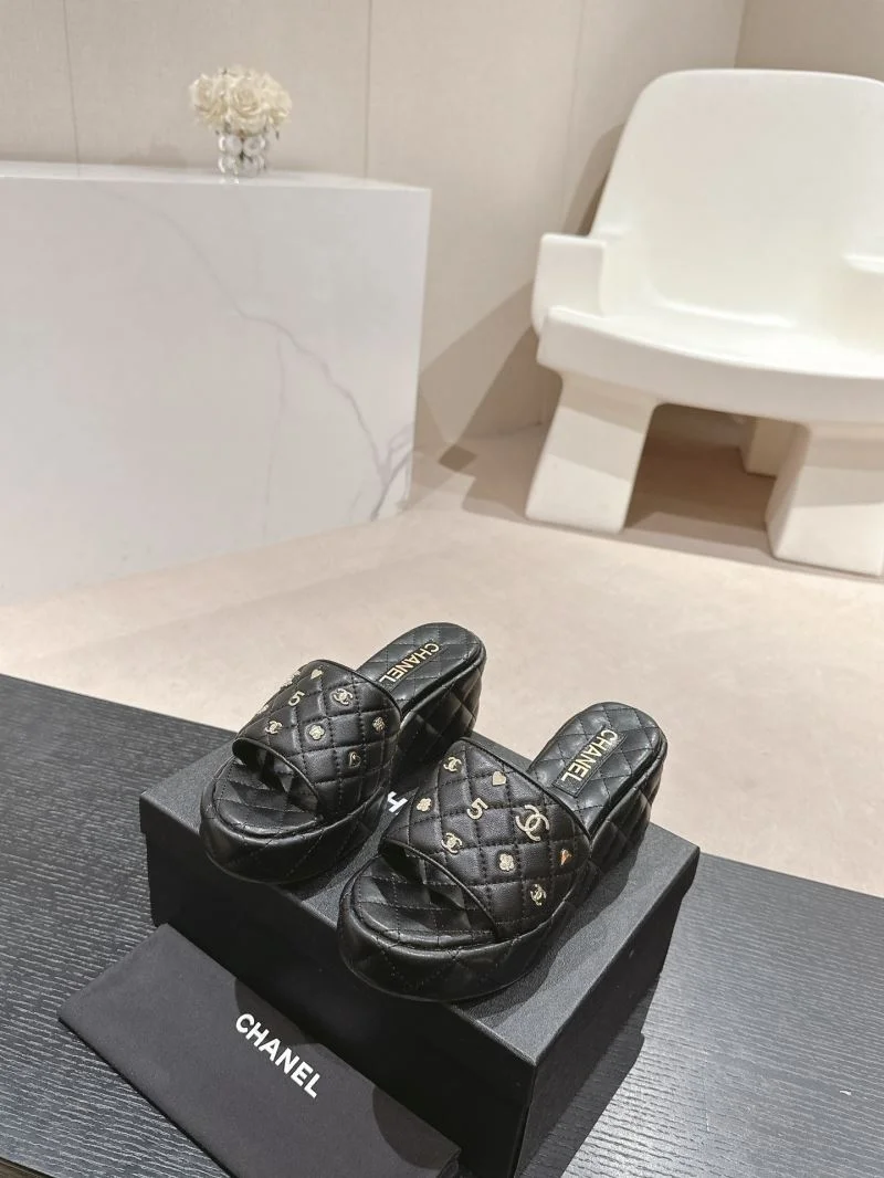 Chanel Slippers RelaxedFit 18737