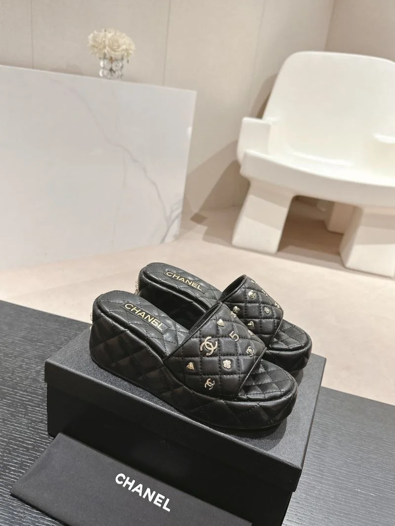 Chanel Slippers RelaxedFit 18737