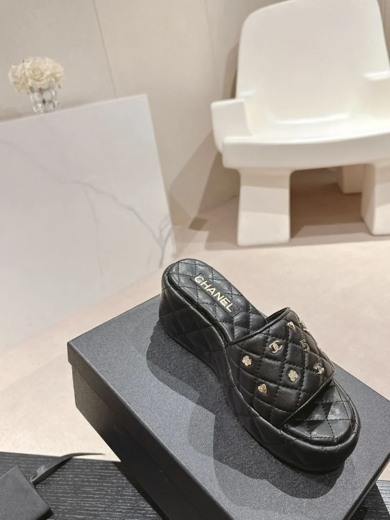 Chanel Slippers RelaxedFit 18737