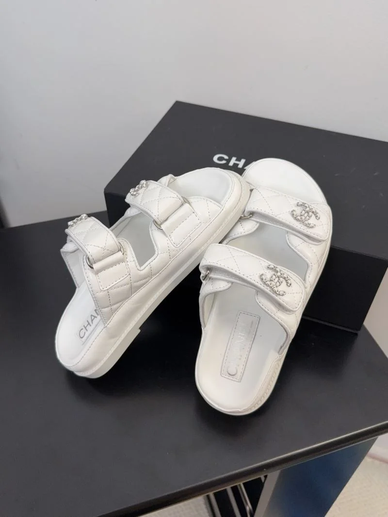 Practical Chanel Slippers 18632