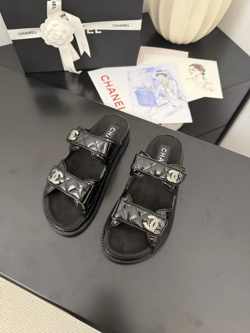 Chanel Slippers Unisex 18672