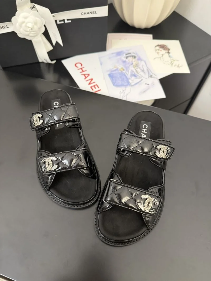 Chanel Slippers Unisex 18672
