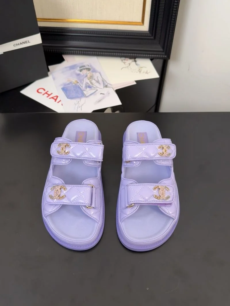 Chanel Slippers Bright 18617