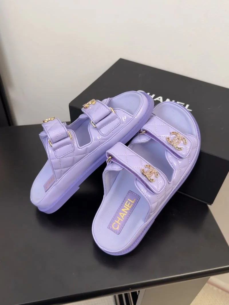 Chanel Slippers Bright 18617