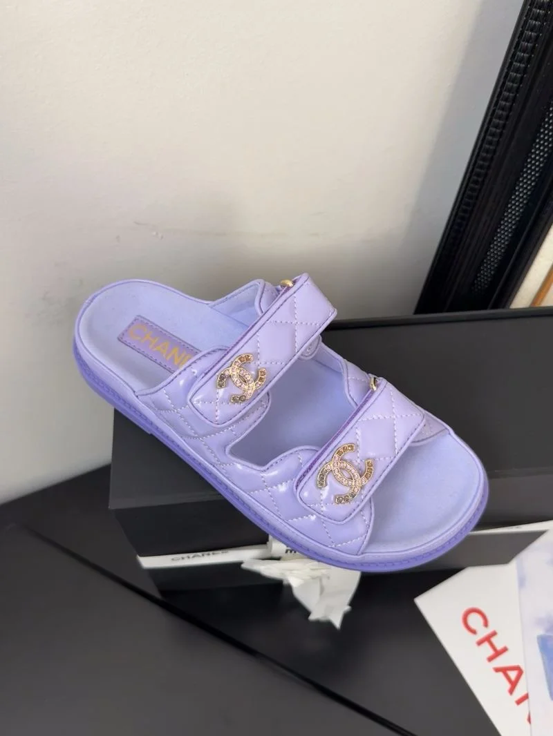 Chanel Slippers Bright 18617