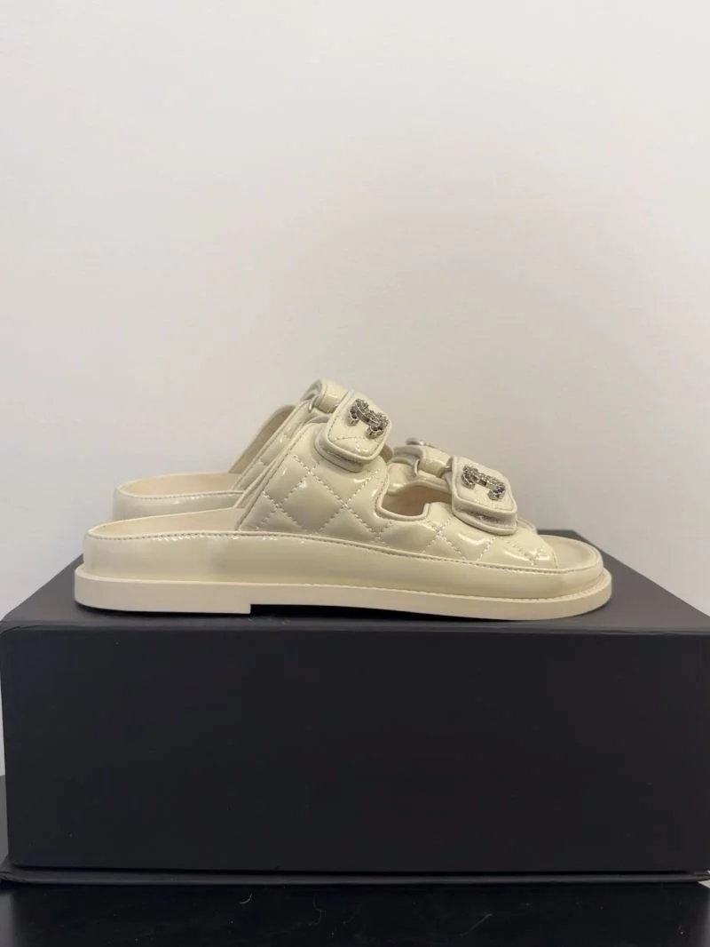 Chanel Slippers EasyCare 18610