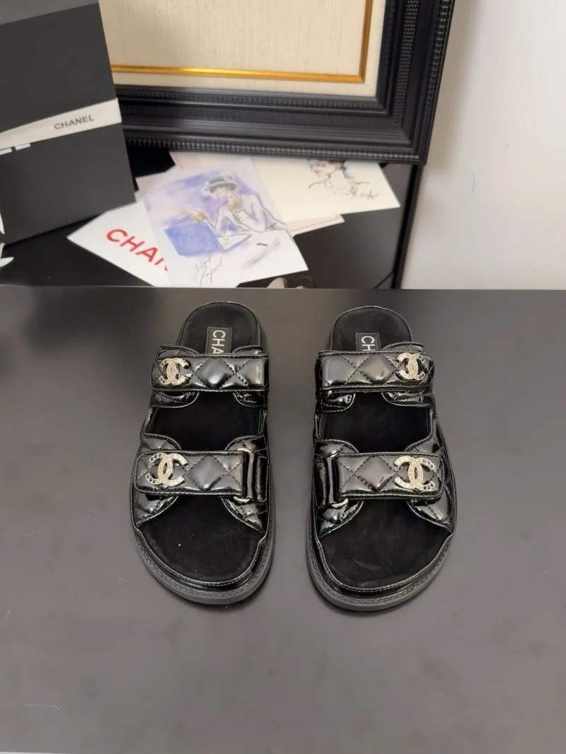 Chanel Slippers TimelessDesign 18608