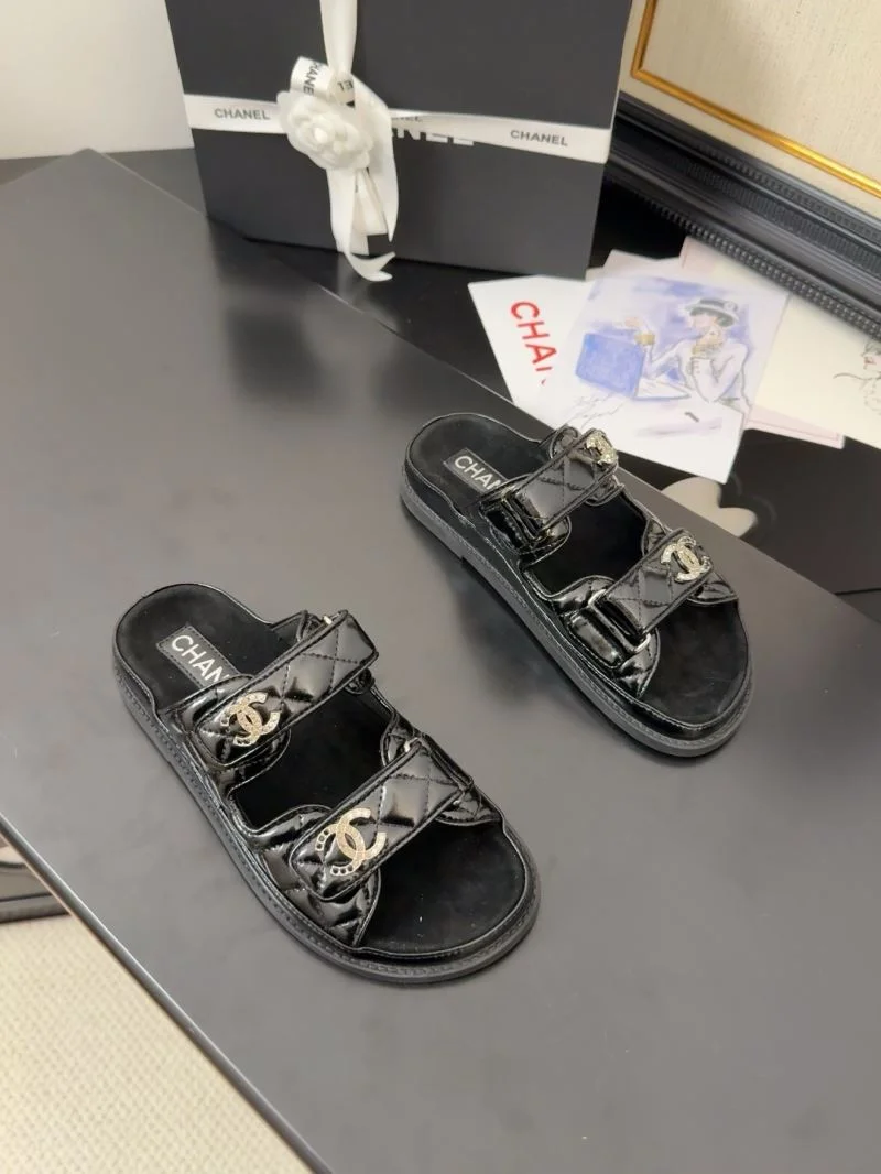 Chanel Slippers TimelessDesign 18608