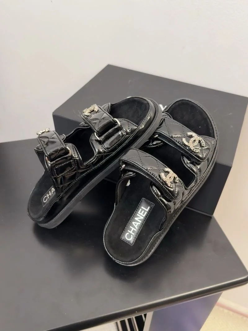 Chanel Slippers TimelessDesign 18608