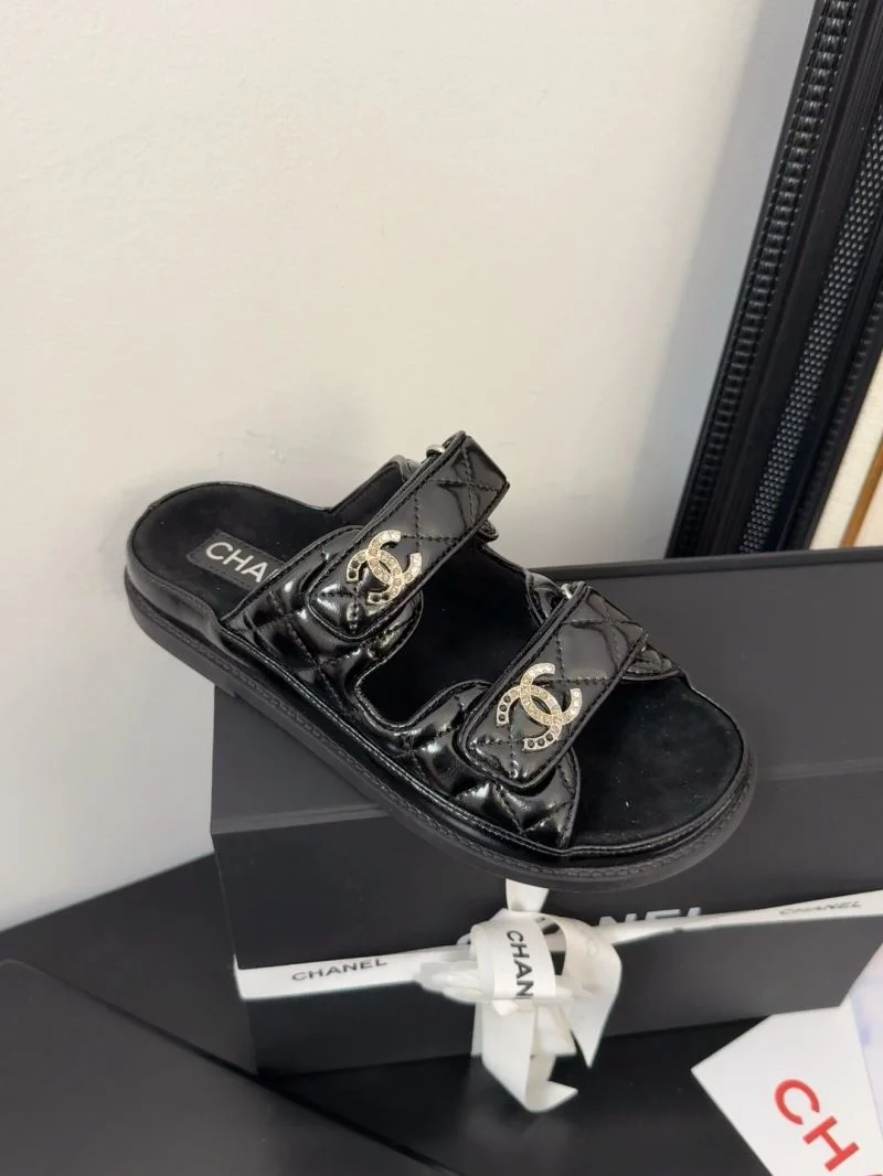 Chanel Slippers TimelessDesign 18608