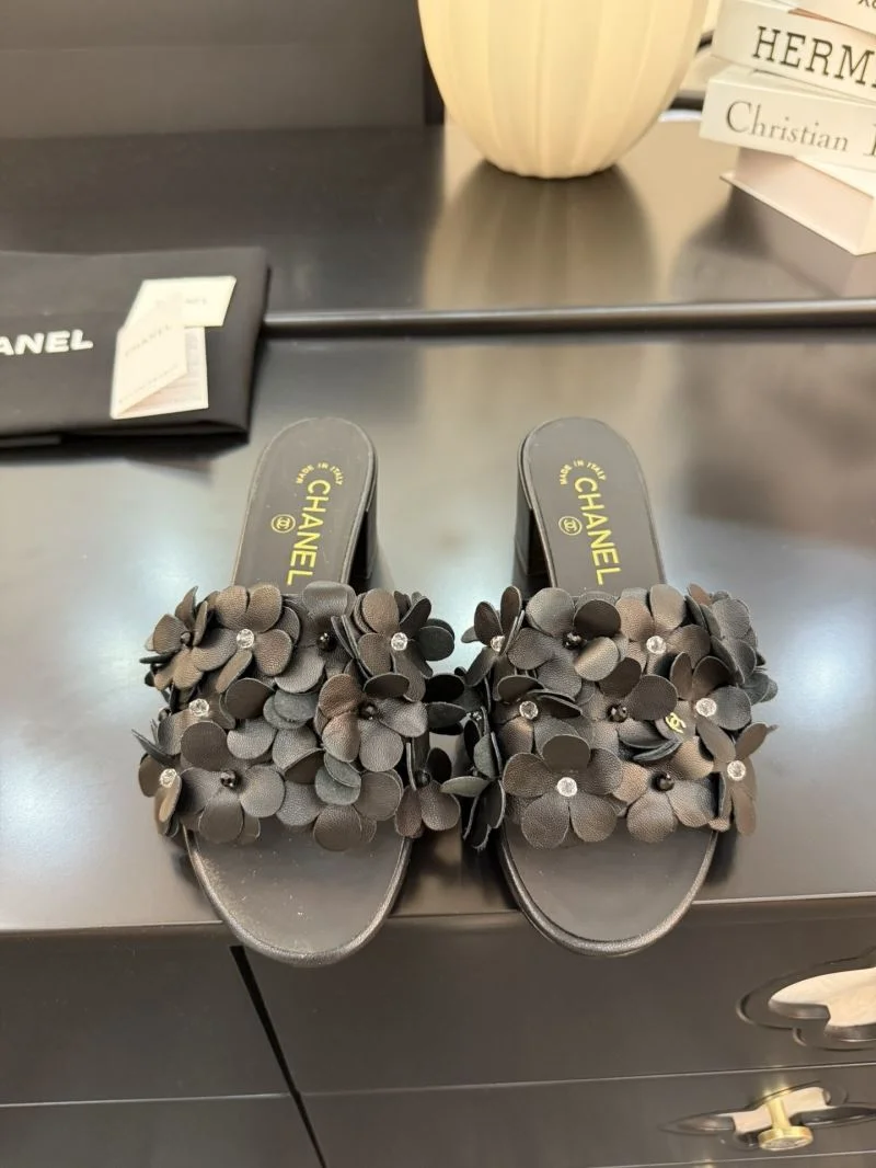 Durable Chanel Slippers 18596