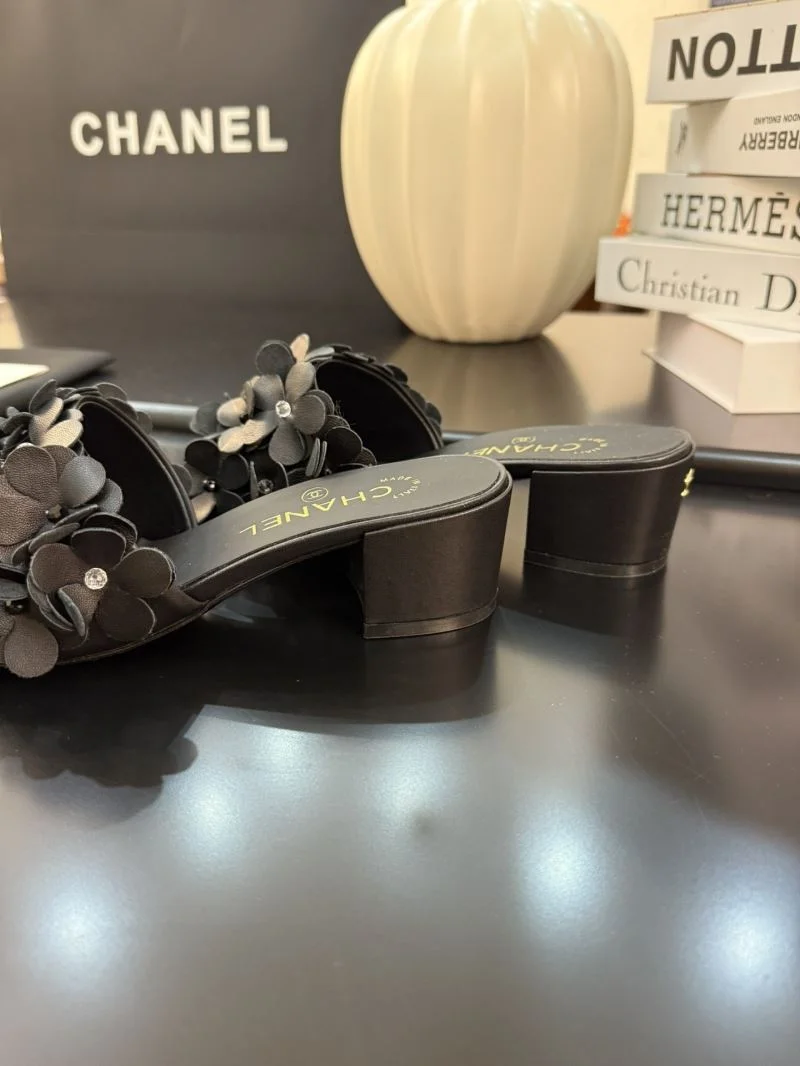 Durable Chanel Slippers 18596