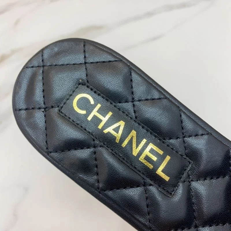 Chanel Slippers Chic 18647