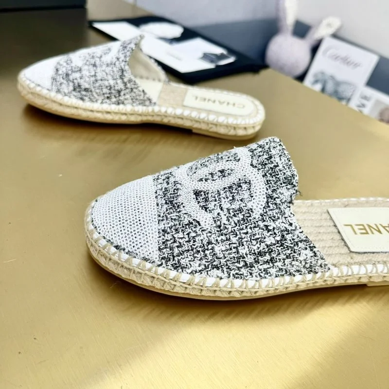 Chanel Slippers Timeless 18601