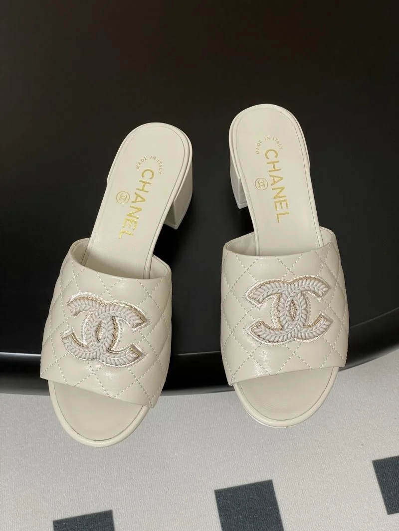 Chanel Slippers Elegant 18580