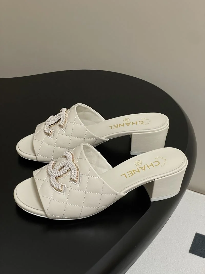 Chanel Slippers Elegant 18580